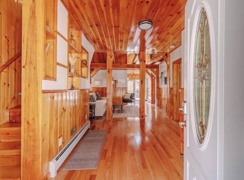 Charming Berkshire Retreat-Minutes to Williamstown