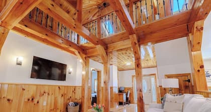 Charming Berkshire Retreat-Minutes to Williamstown