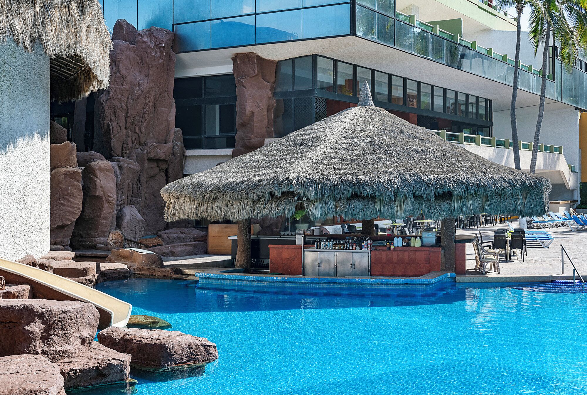 2 barer/lounger, poolbar, bar ved poolen, strandbar