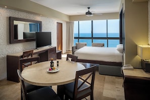 One Bedroom Suite All Inclusive Elite Golf Experience | Egyptian cotton sheets, premium bedding, down comforters - El Cid El Moro Beach Hotel - All Inclusive (Mazatlán)