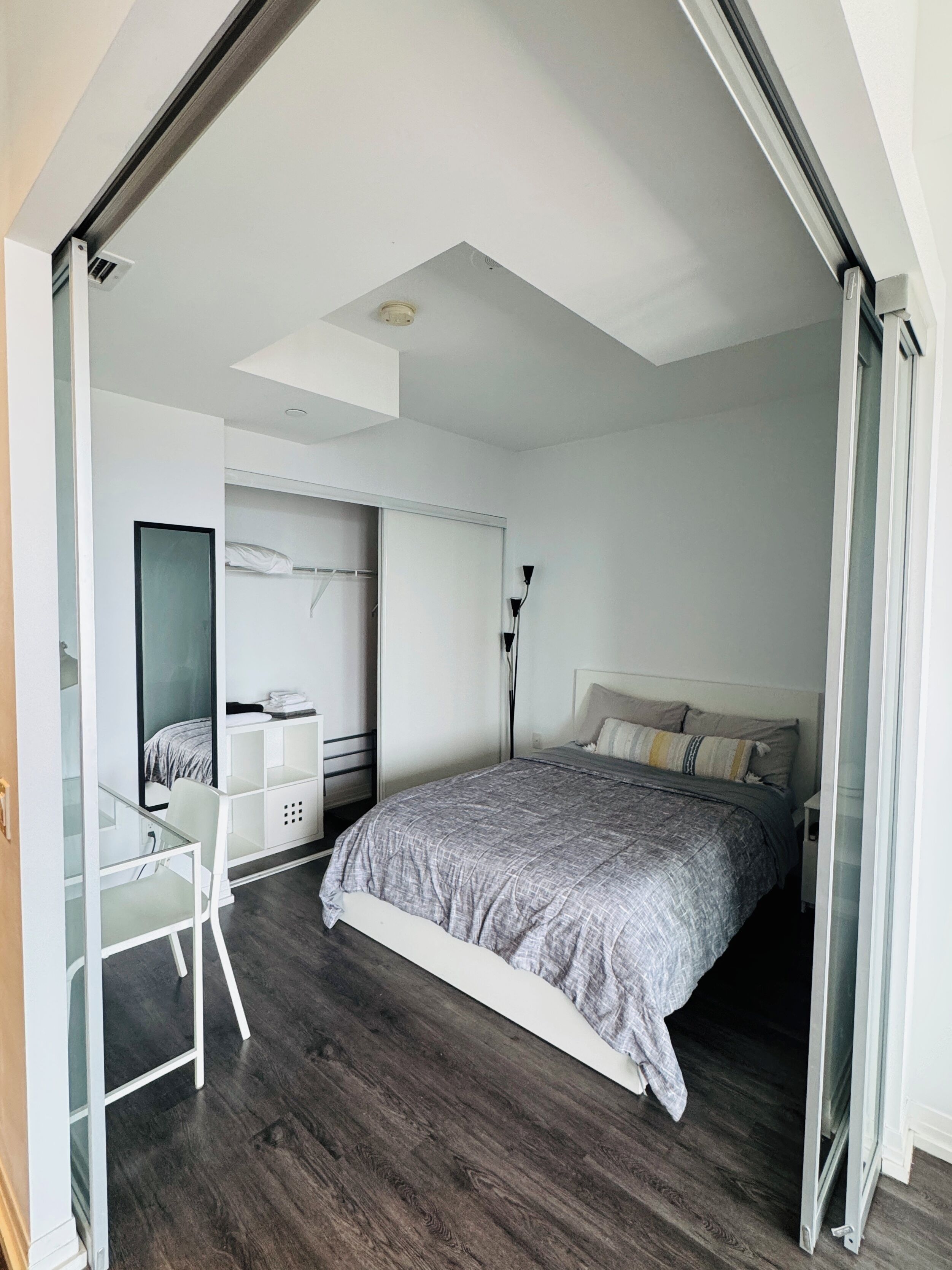 1 chambre, fer et planche à repasser, Wi-Fi, literie fournie