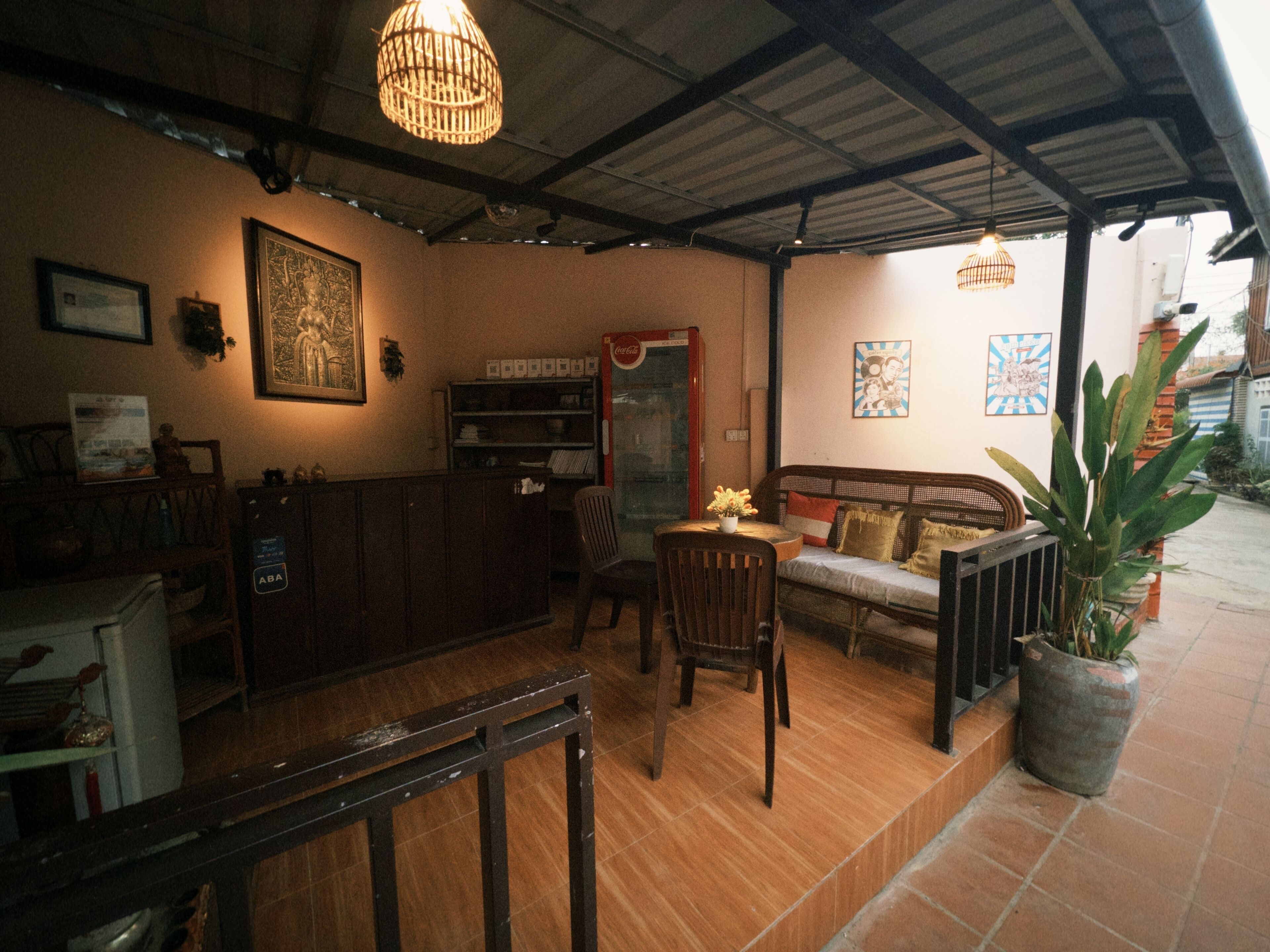 المنشأة من الداخل