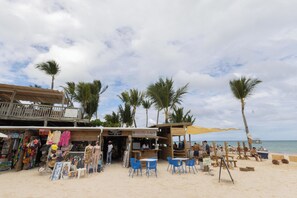 Beach - Marvelous 3-bedroom apartment with AC in sunny Punta Cana Privated Beach Access (Punta Cana)