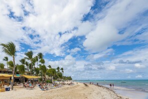 Beach - Marvelous 3-bedroom apartment with AC in sunny Punta Cana Privated Beach Access (Punta Cana)