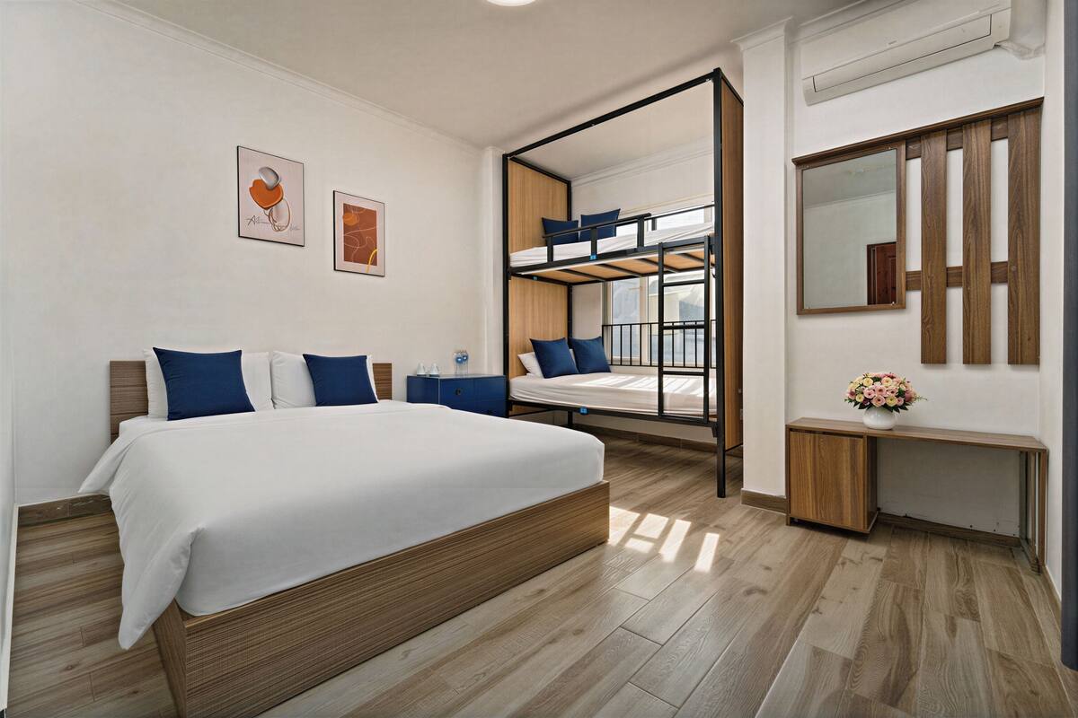 Kamar Quadruple Superior, Beberapa Tempat Tidur | Meja kerja, ruang kerja ramah laptop, kedap suara, dan Wi-Fi gratis