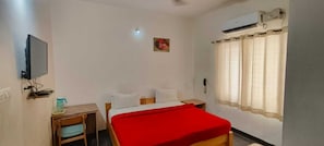 Desk, laptop workspace, soundproofing, free WiFi - Stayz Royale Mysuru - Near Mysuru Palace (Mysore)