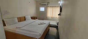 Family Quadruple Room | Desk, laptop workspace, free WiFi - Stayz Royale Mysuru - Near Mysuru Palace (Mysuru)