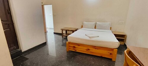 Stayz Royale Mysuru - Near Mysuru Palace