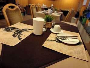 Free daily buffet breakfast  - Pension Quellenhof  (Altenau)