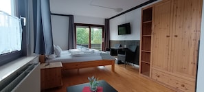 Travel crib, free WiFi, bed sheets - Pension Quellenhof  (Altenau)
