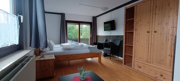 Cuna de viaje, wifi gratis y ropa de cama