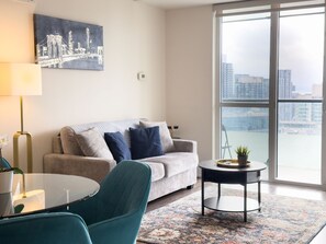 Smart TV - Luxurious 2 Washrooms Rogers Centre CN Tower Convention Centre with Free Parking (Toronto)