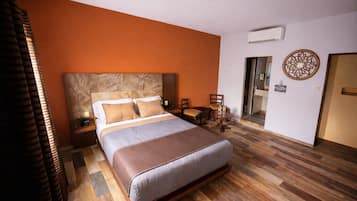 Dobbeltrom – standard, 1 queensize-seng, aircondition | Blendingsgardiner og wi-fi (inkludert)