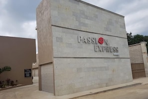 Front of property - Auto Hotel Express (Córdoba)