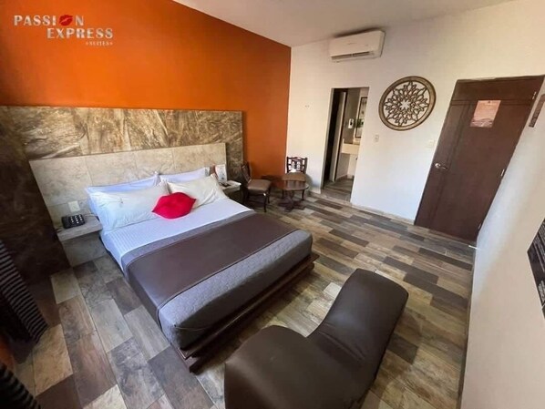 Standard-Doppelzimmer, 1 Queen-Bett | Verdunkelungsvorhänge, kostenloses WLAN