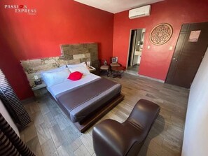 스탠다드 더블룸 | 암막 커튼, 무료 WiFi