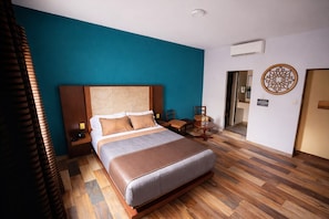 Standard Double Room, 1 Queen Bed, Air conditioning | Blackout drapes, free WiFi