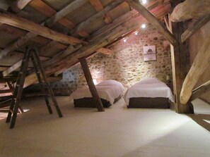 5 chambres, fer et planche à repasser, Wi-Fi, literie fournie