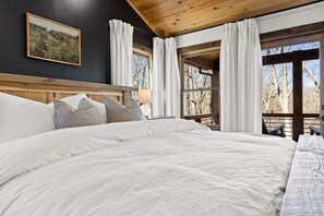 4 habitaciones, tabla de planchar con plancha y cuna de viaje 
