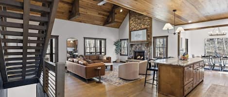 Smart TV, fireplace