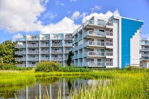 Exterior - Direct Bayfront Condo with Great Views and Pool (Ocean City)
