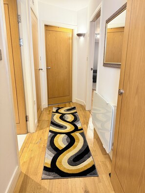 Interior - Modern 1-Bed Flat | Cardiff City Centre | Free Parking (Cardiff)