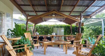 Hospedaje Rancho Mi Tata (pet friendly) 5 minutes from Cerro Pelado!