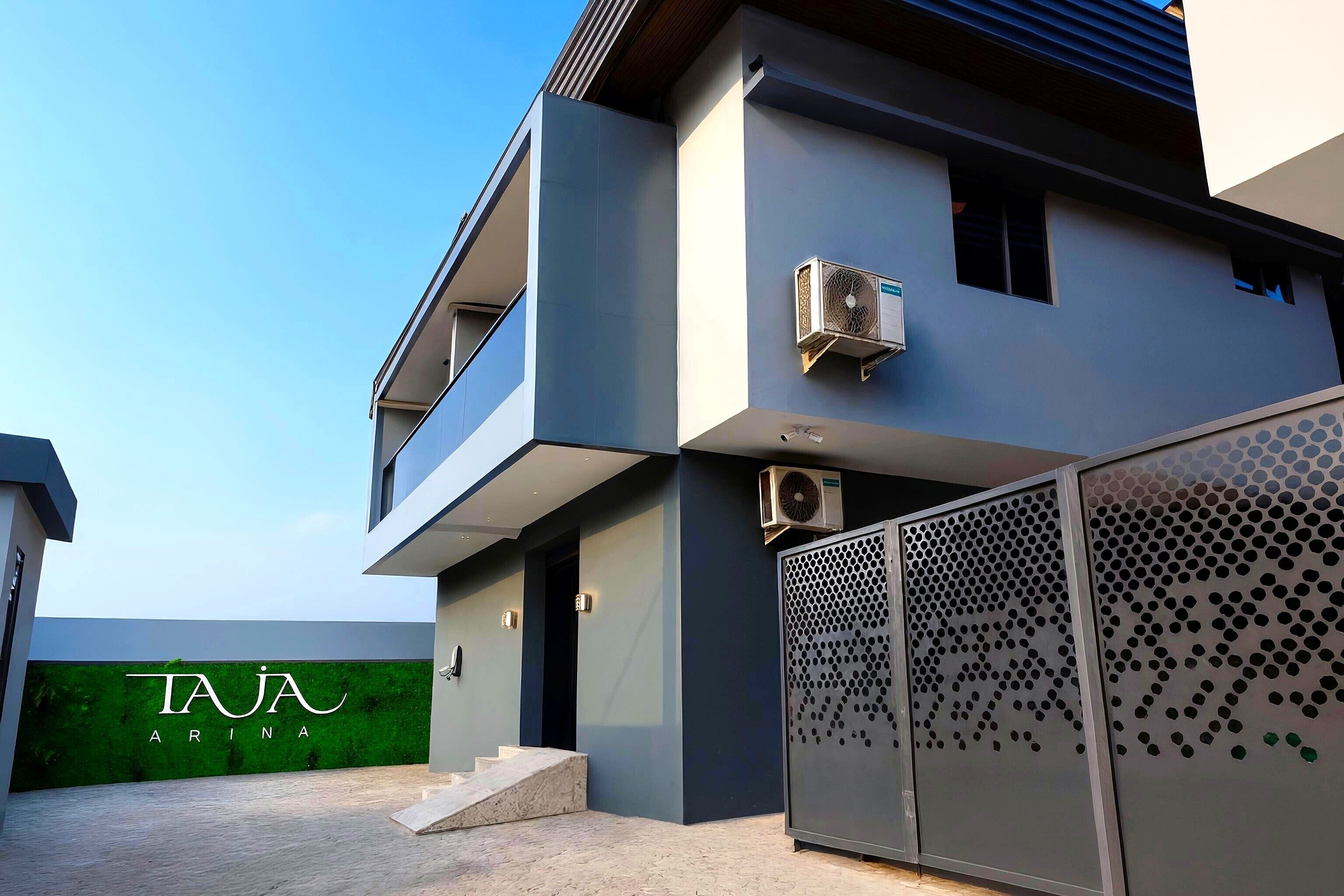 开间, 1 张双人床 | 外观