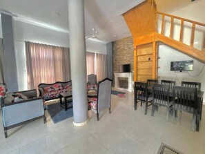 Living area - Private Oasis Villa – Steps from Ancient Luxor (Luxor)