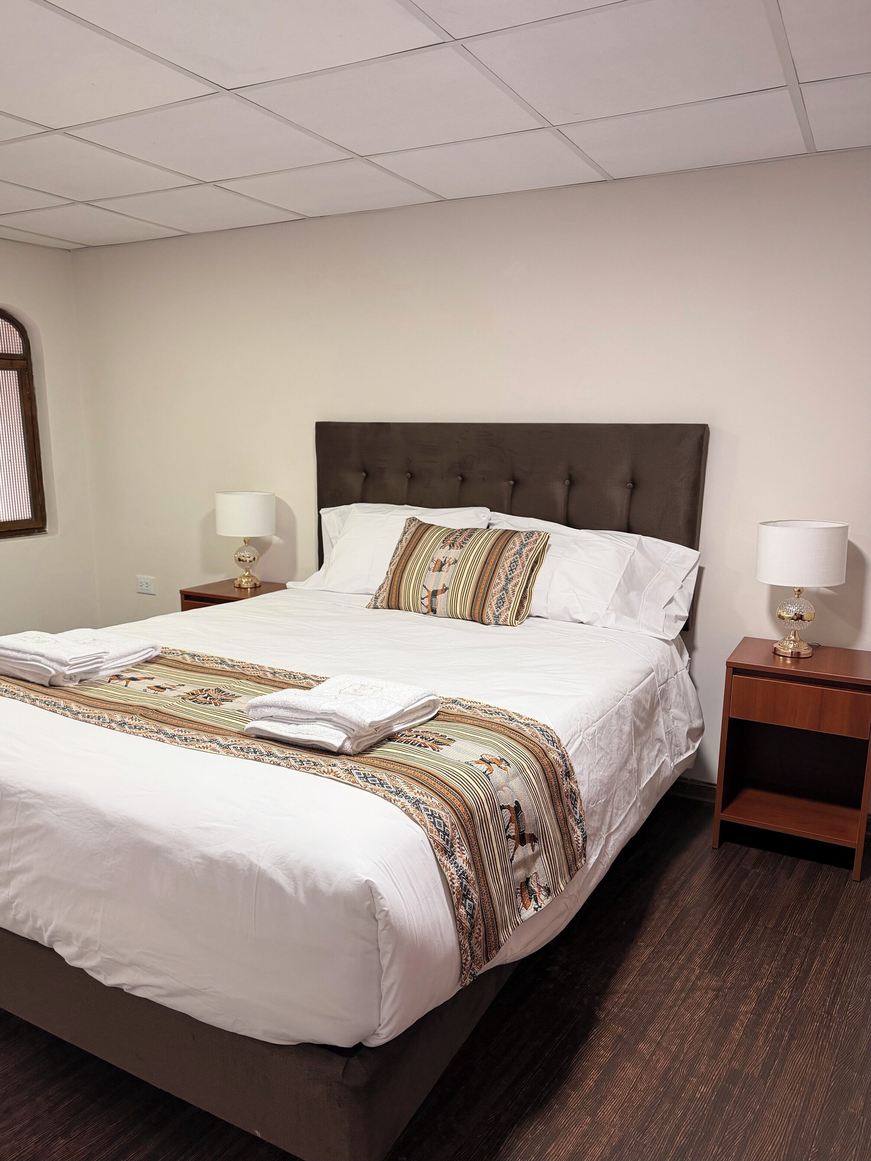 Dobbeltværelse | Skrivebord, arbejdsområde til bærbare computere, gratis Wi-Fi