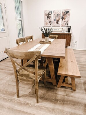 Dining - Lovely 3-bedroom New Build Home (Tyler)