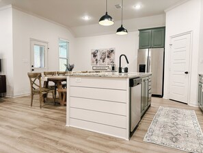 Private kitchen - Lovely 3-bedroom New Build Home (Tyler)