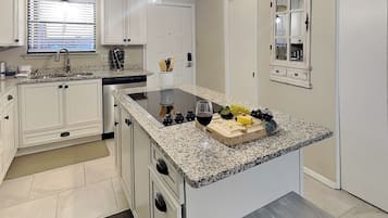 Kondominium (2 Bedrooms) | Fasilitas properti