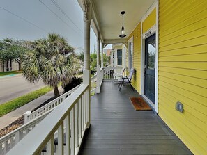 Property amenity - Yellow Belle on Avenue L (Galveston)