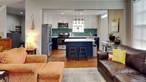 Property amenity - Yellow Belle on Avenue L (Galveston)