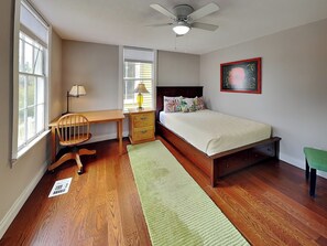 House (3 Bedrooms) | Property amenity - Yellow Belle on Avenue L (Galveston)