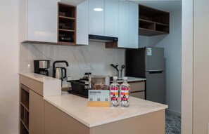 Fridge, microwave, oven, stovetop - w* | Amazing 1BR Apartment in Heart of San Isidro (San Isidro)
