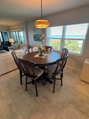 Dining - 2 Bedroom, 2 Bath Beach & Gulfside Condo (Sarasota)