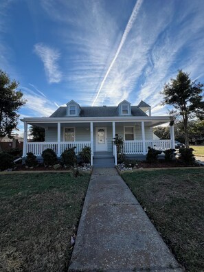 Exterior - Peaceful Coastal Home • Walk to Beach • Near Golf • Private Parking. (Norfolk)