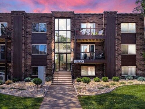 East Liberty 2BR, Walkable, Parking