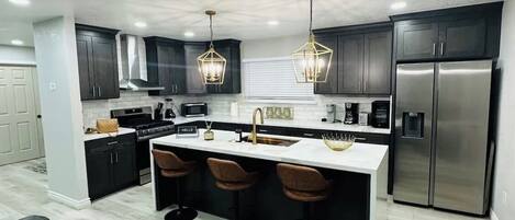 Micro-ondes, four, plaque de cuisson