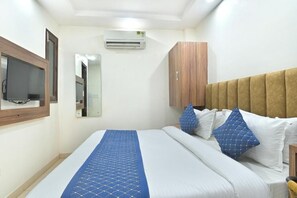 Desk, laptop workspace, iron/ironing board, free WiFi - GoBravo Nova Paharganj New Delhi (New Delhi)