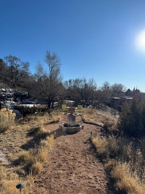 Property grounds - Charming Chapel Sanctuary Close to Canyon Rd. (Santa Fe)