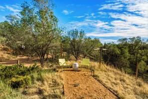 Property grounds - Charming Chapel Sanctuary Close to Canyon Rd. (Santa Fe)