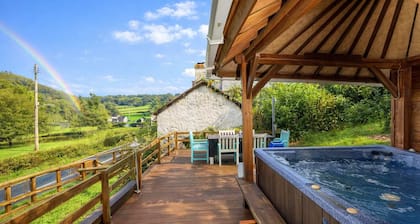 6 Bedroom - The Old Bakehouse Historic Home