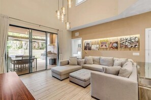 TV - 4 Bedrooms/4.5 Baths/Magic Village Views (7473 BD) (Kissmmee)