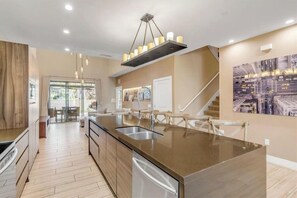 Interior - 4 Bedrooms/4.5 Baths/Magic Village Views (7473 BD) (Kissmmee)