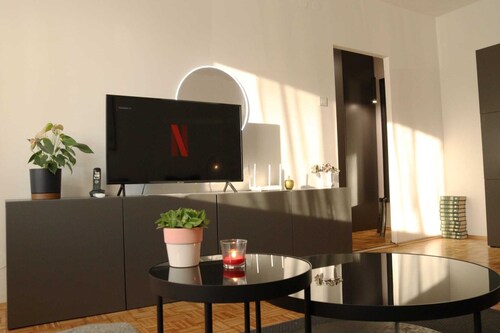 Modern apartment + FREE parking - Zagreb