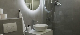 Modern apartment + FREE parking - Zagreb