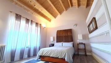 Fer et planche Ă repasser, draps fournis